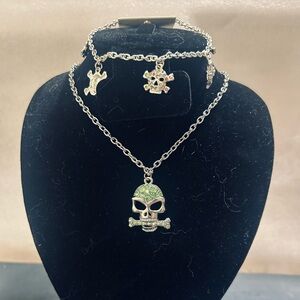 NWOT Skull & Crossbones Pendant Necklace and Anklet Set